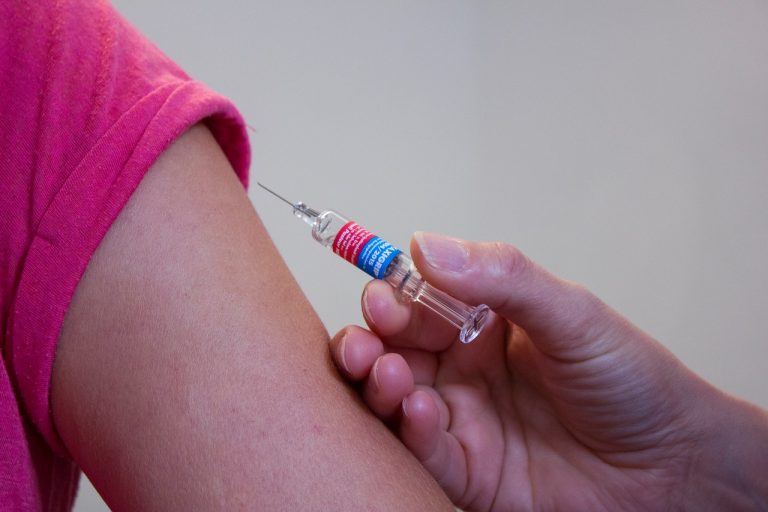 Dr Hurley discusses COVID-19 vaccine and Johnson & Johnson 1st SA company to apply for vaccine registration