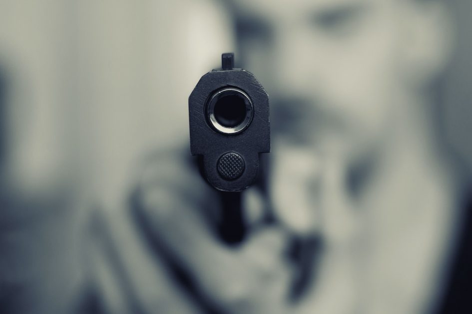 Ladysmith policewoman takes on four armed men