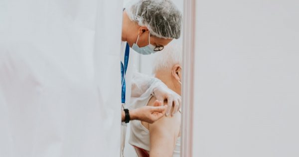 Senior citizens can now register online for COVID-19 vaccinations