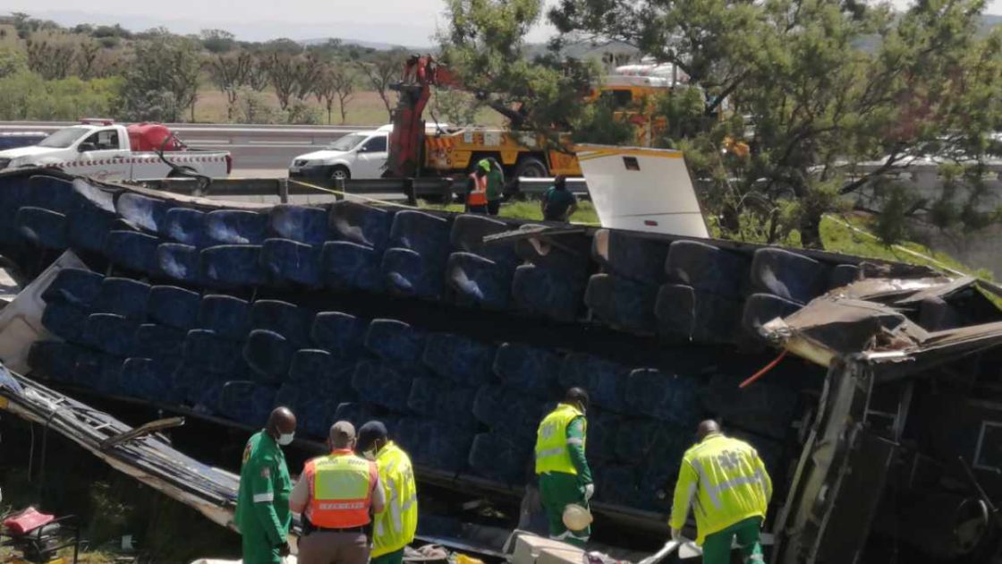 8 adults and 1 baby die in N3 bus crash near Tugela River