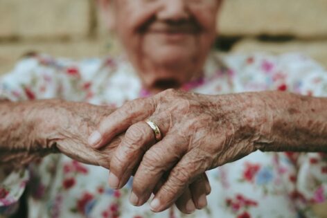 La Gratitude, Elderly residents Chronic medication shortage,
