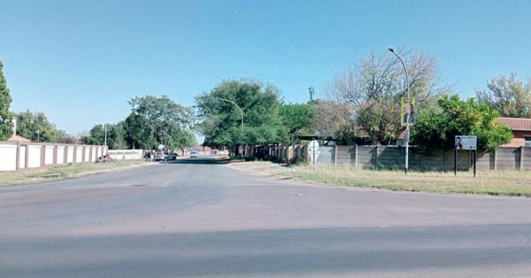 Businessman robbed on Voortrekker Road, one suspect found in Amiel Park