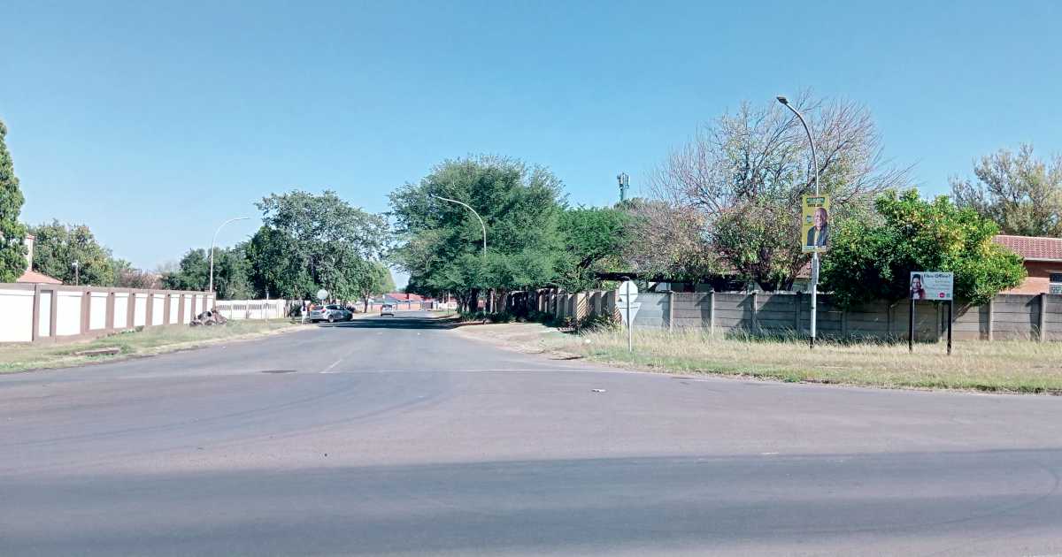 Businessman robbed on Voortrekker Road, one suspect found in Amiel Park