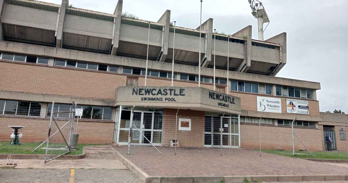 Man Found Dead at Newcastle's Swimming Pool, Municipality Responds