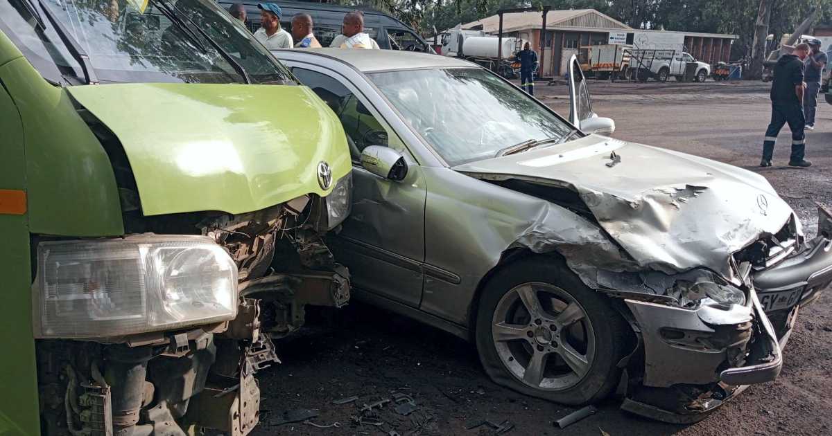 Head-On Collision Between Mercedes and Taxi Blamed on Pothole