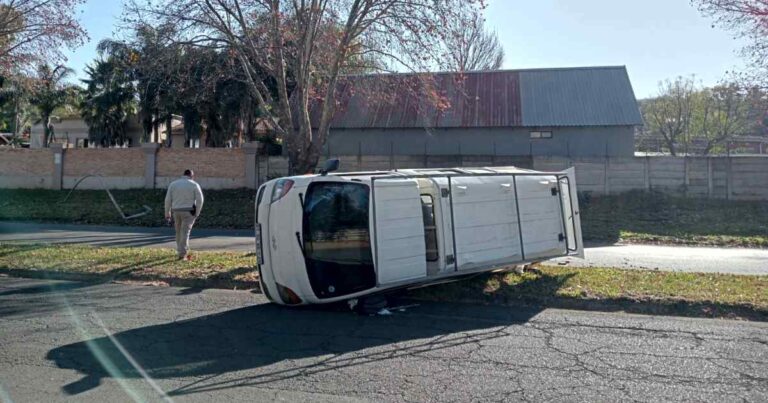 Pedestrian Dodges Disaster as 1 Ton Truck Flips on Drakensberg Drive