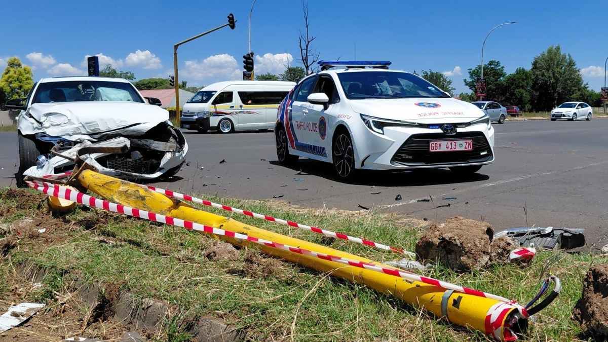 Car accident Drakensberg Drive Allen Street Newcastle