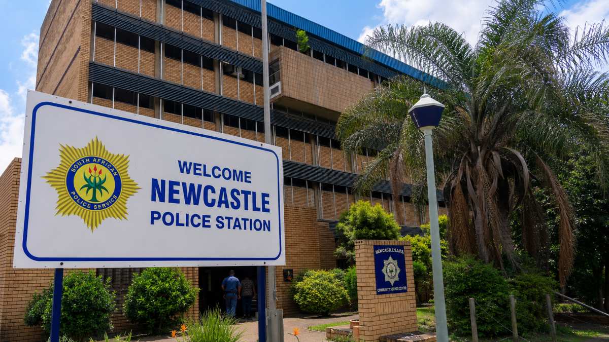 Newcastle SAPS vehicle shortage