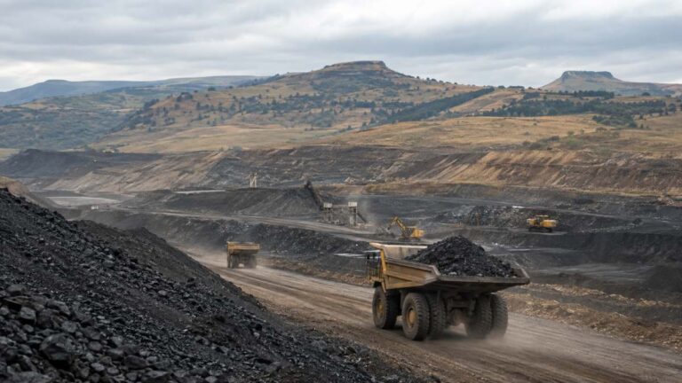 Kariboo Colliery coal production